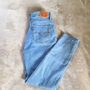 721 Levi's high rise skinny jeans